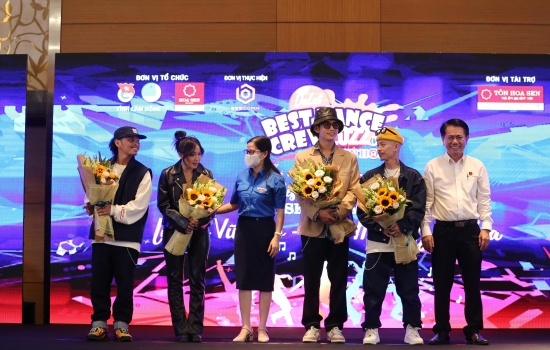 Việt Max, Quang Đăng, Huỳnh Mến, MC Buck ngồi “ghế nóng” Lễ hội vũ đạo ngoài trời lớn nhất 2022