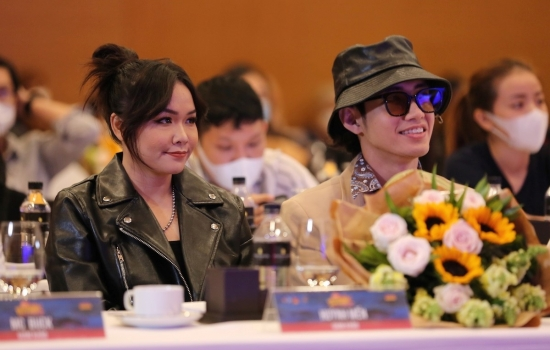 Huỳnh Mến, Quang Đăng ngồi ghế nóng cuộc thi nhảy quy tụ 1.000 vũ công