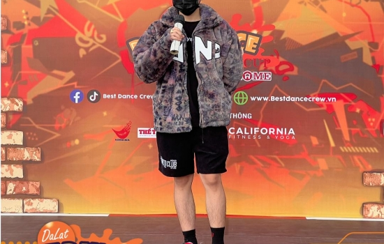 Rehearsal cực cháy giữa nắng chiều chuẩn bị cho những tiết mục vô cùng đặc biệt trong Mini Event 10/04