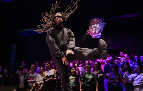 “Chất” như Alex The Cage, “đánh bại” người thầy đầu tiên dạy mình học nhảy